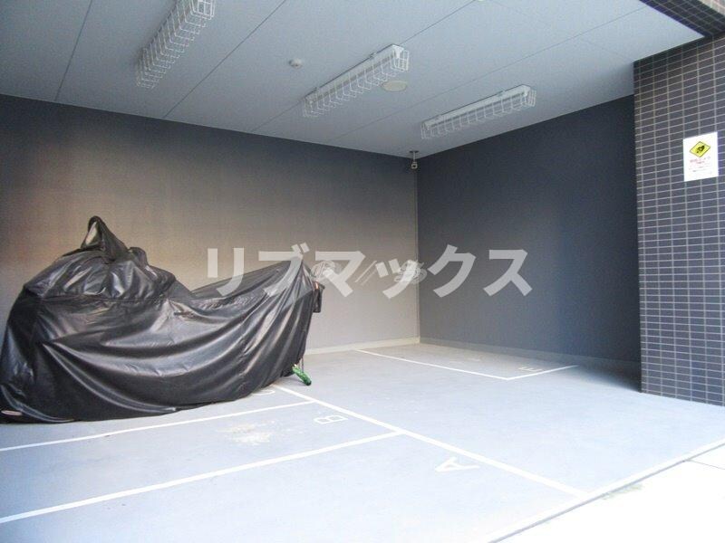 物件外観写真2　(バイク置場)