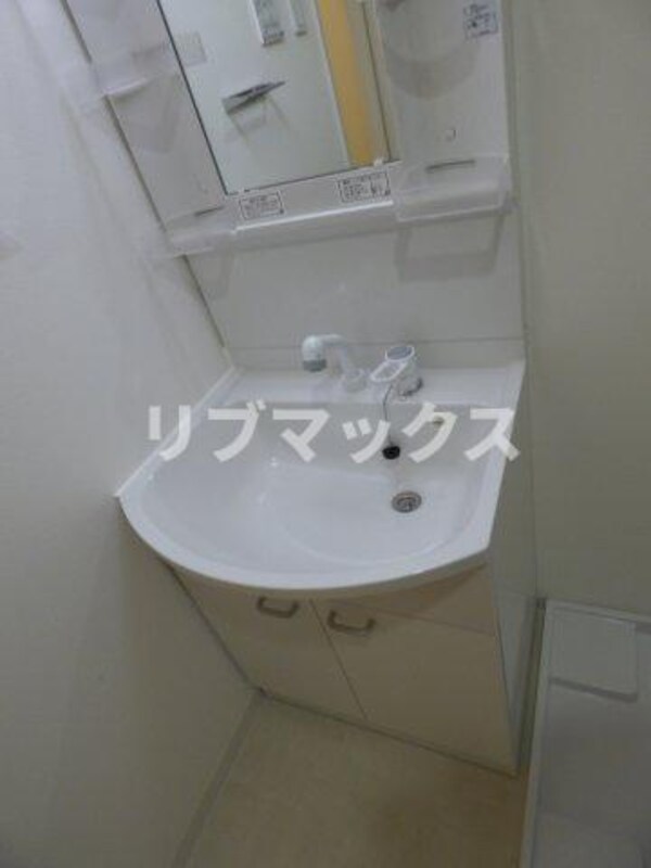 独立洗面台