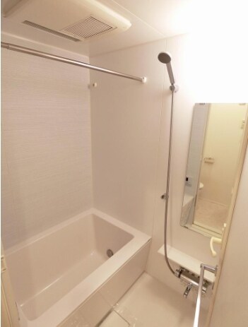 物件内観写真6　(浴室乾燥機、追い焚き)