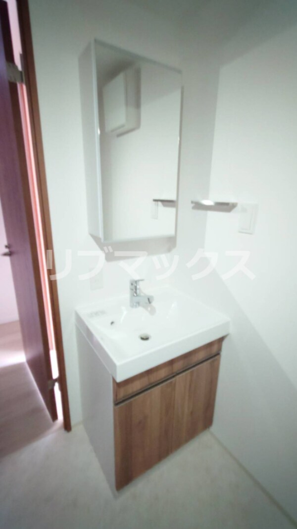 独立洗面台