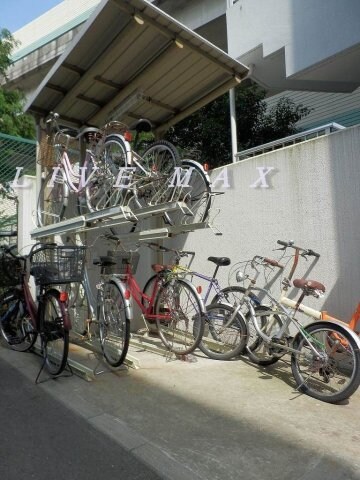 物件内観写真13　(駐輪場)