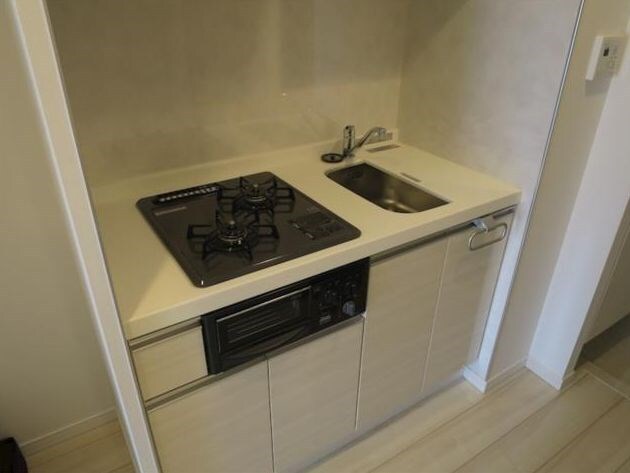 物件内観写真5　(2口ガスキッチン・グリル付)