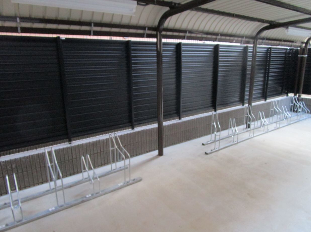 物件内観写真17　(駐輪場)