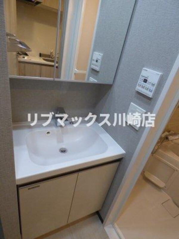 独立洗面台