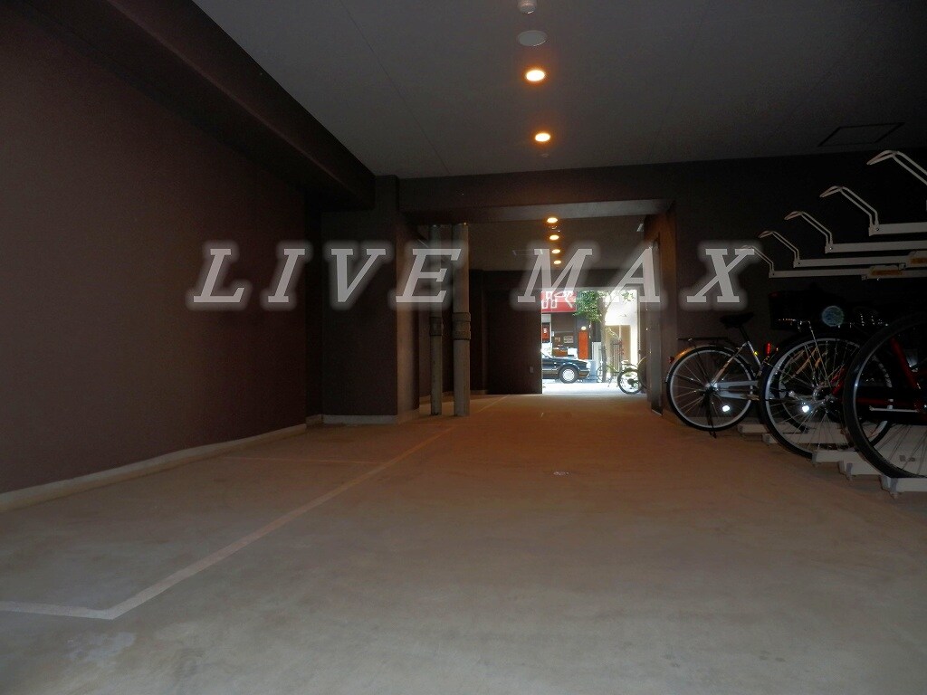 物件内観写真18　(バイク置場・駐輪場)