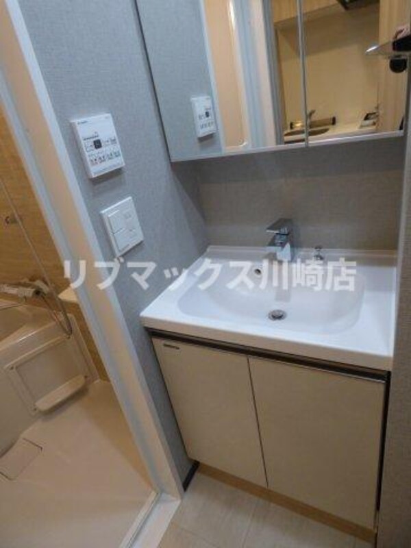 独立洗面台