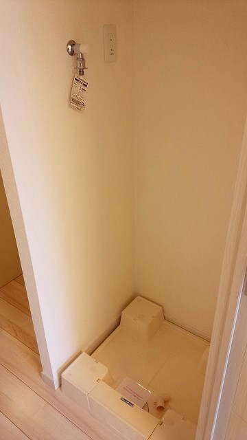 物件内観写真18　(洗濯機置場)