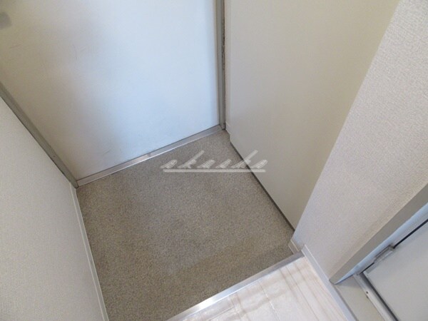 物件内観写真8　(備え付け家具備品（同仕様）)