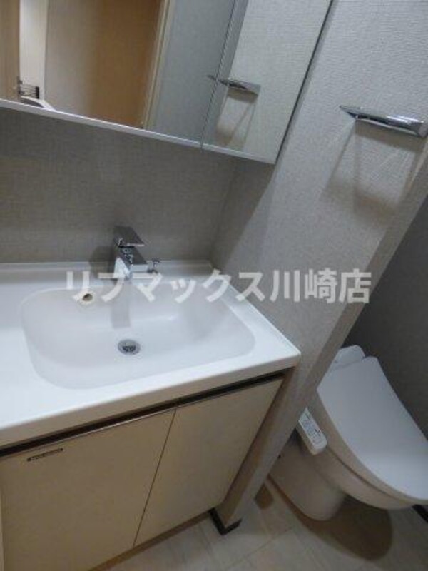 独立洗面台
