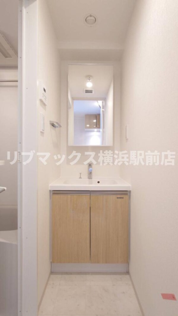 独立洗面台