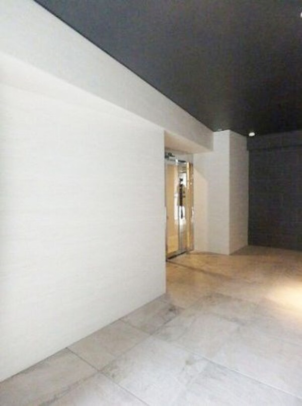 ロビー・ラウンジ(家電・家具が1式揃っております！)