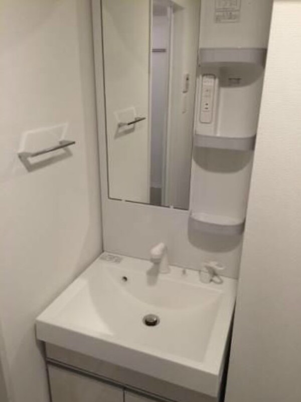 独立洗面台