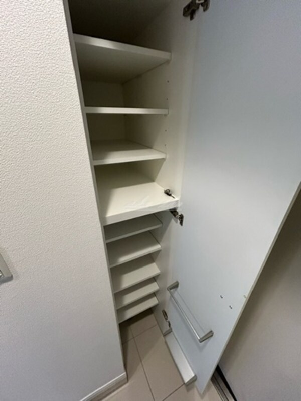 建物設備(ベッド、机椅子、テレビ等リブマックス仕様の家具家電付き)