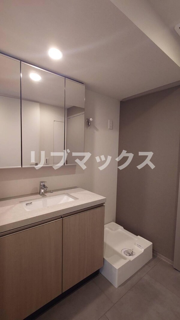 独立洗面台