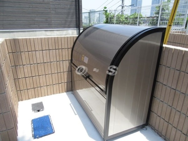 バルコニー(敷地内ゴミ置場)