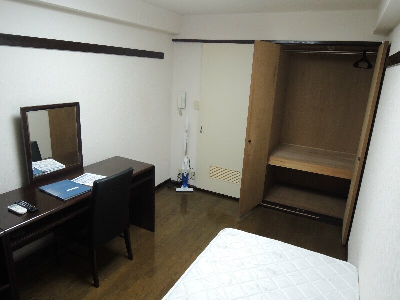 物件内観写真10　(室内2)