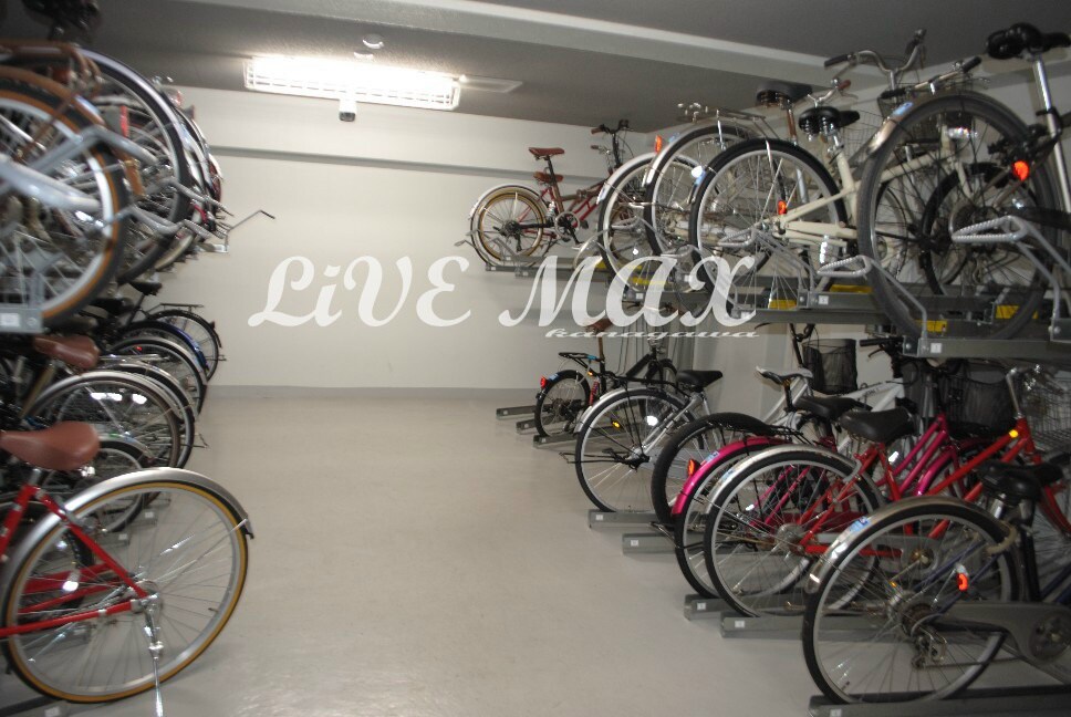 物件内観写真14　(駐輪場)