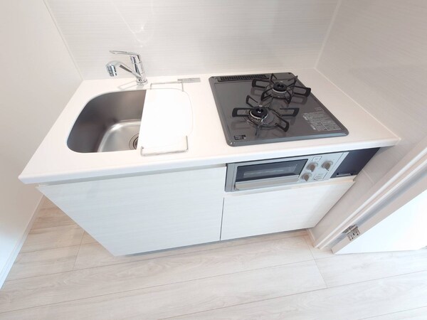 キッチン(リブマックス仕様の家具家電付き（賃料管理費に含む）)