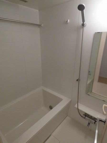 物件内観写真7　(浴室乾燥機、追い焚き)