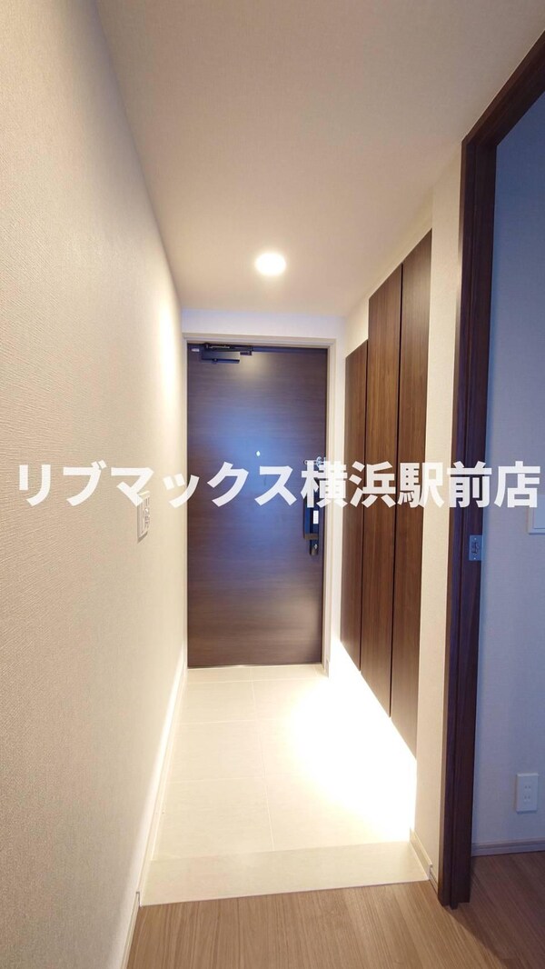 玄関(反転します。)