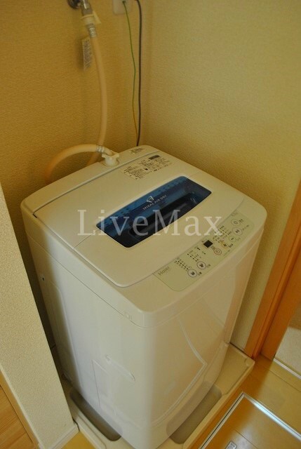 物件内観写真18　(洗濯機が付いてます)