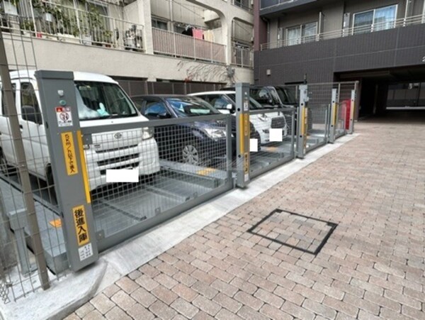 駐車場(洗濯機が設置されます。)