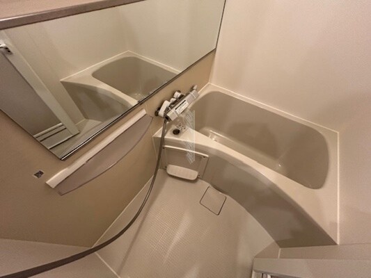 物件内観写真6　(洗濯機、掃除機等リブマックス仕様の家具家電付き)