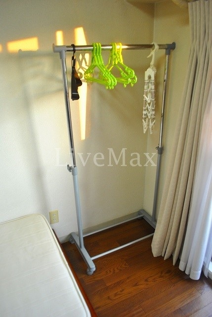 物件内観写真18　(ハンバーレール付)