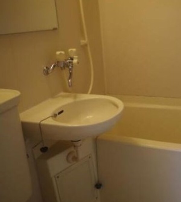 洗面・脱衣所(3点ユニットバス・洗面台あり)