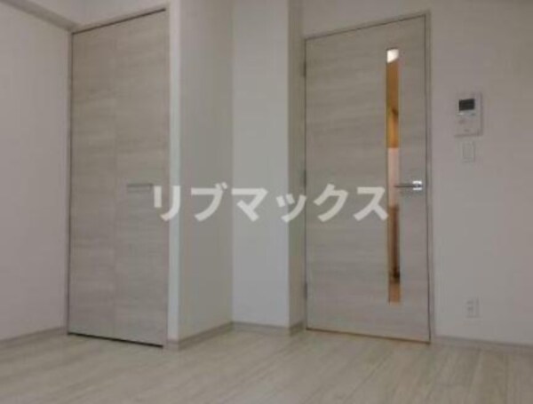 居室(同タイプ別住戸（反転）)