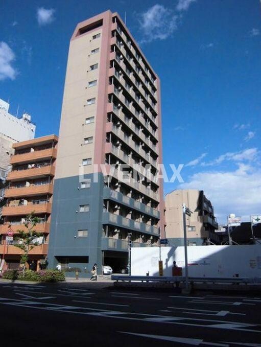 物件外観写真1　(分譲マンションならではの重厚観ある外観です)
