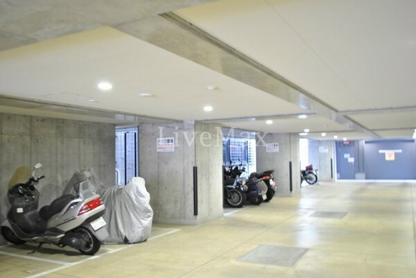 その他(バイク置場)