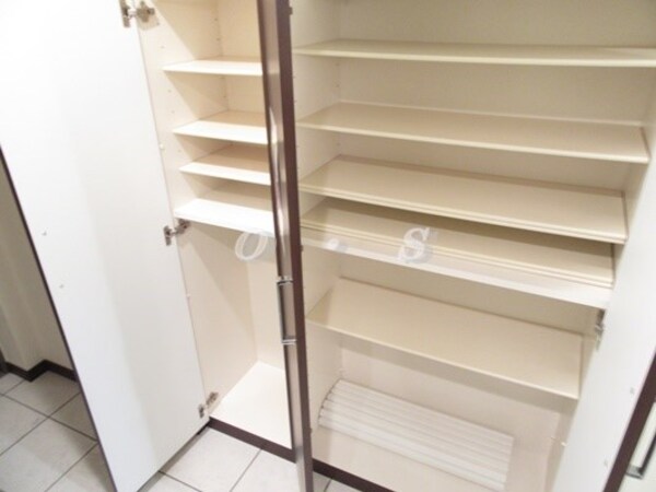 建物設備(下駄箱)