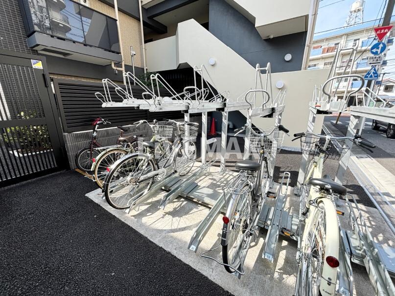 物件外観写真4　(駐輪場)