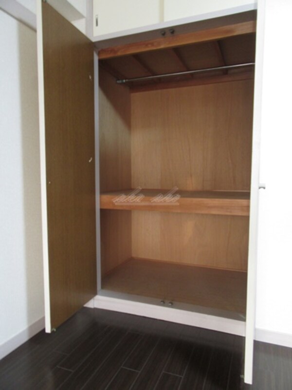 収納(備え付け家具備品（同仕様）)