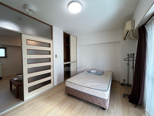 物件内観写真7　(生活に必要な家具・家電付き)