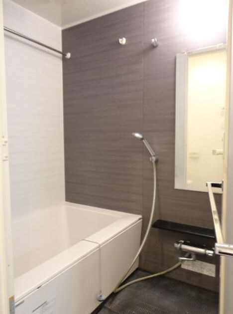 物件内観写真6　(浴室乾燥機、追い焚き)