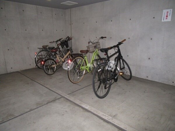 建物設備(駐輪場)
