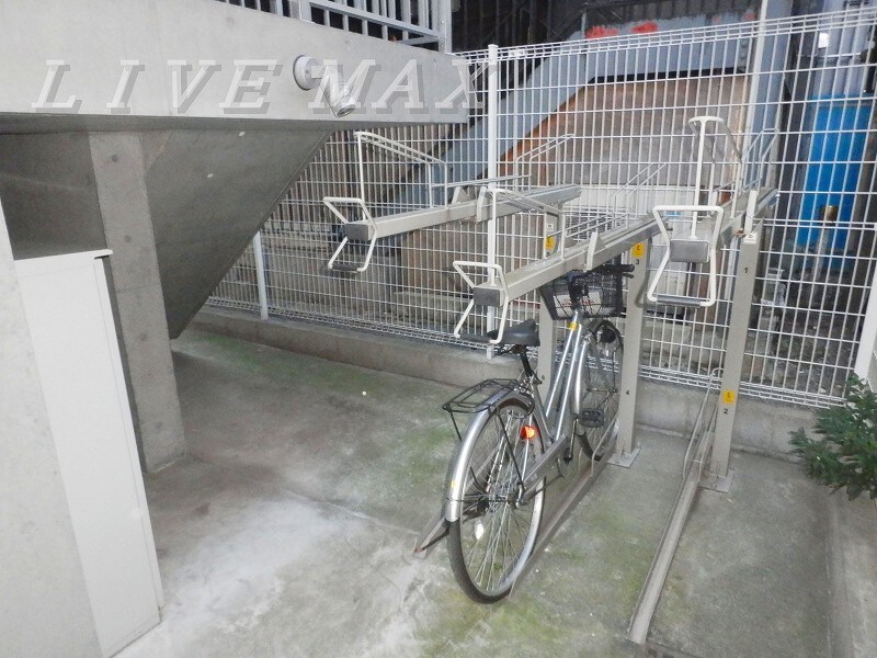 物件内観写真12　(駐輪場)