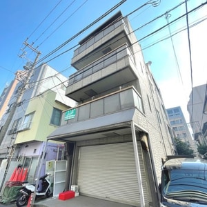 ルーツ外観写真