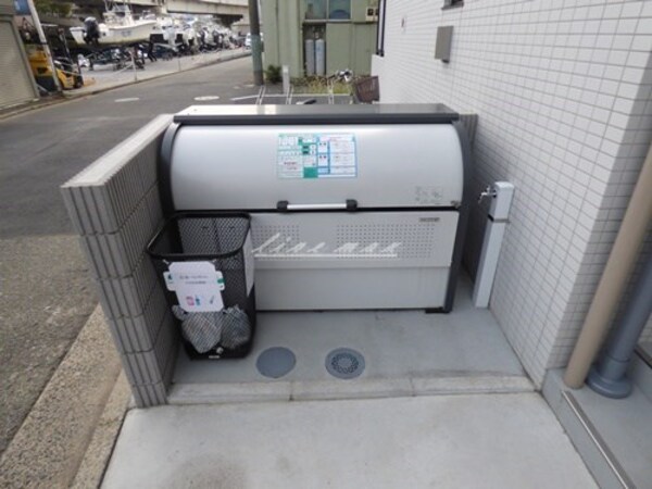 建物設備(敷地内ゴミ置き場)