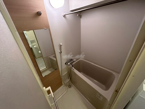 物件内観写真6　(バス･トイレ別)