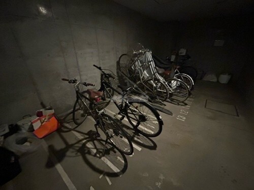 物件内観写真14　(バイク置場、駐輪場)