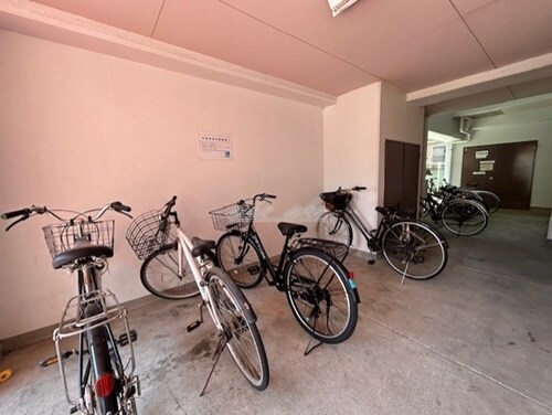 物件内観写真14　(駐輪場)