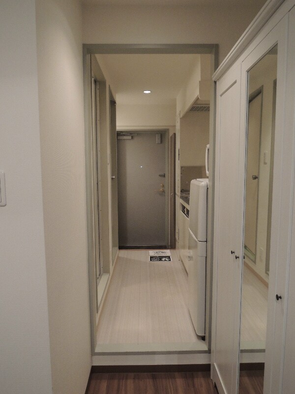 物件内観写真2　(玄関)