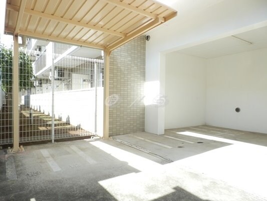 物件内観写真14　(駐輪場・バイク置場)