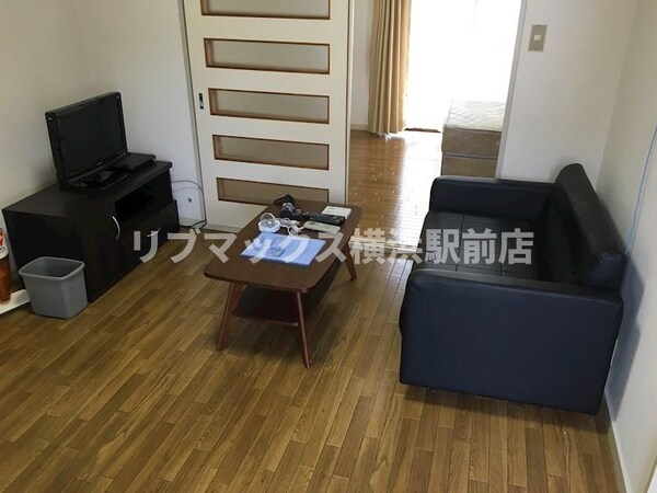 居室(生活に必要な家具・家電付き)