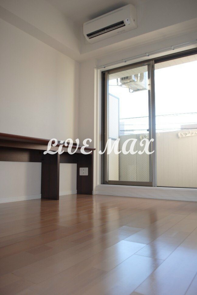 物件内観写真7　(洋室約6.2帖)