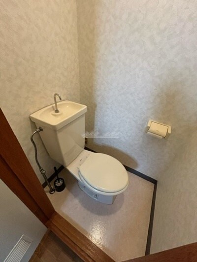 物件内観写真12　(備え付け家具備品（同仕様）)