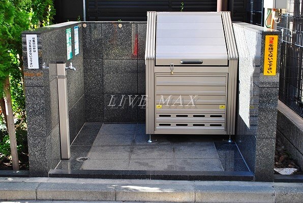 物件内観写真20　(敷地内ゴミ置場)